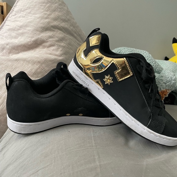 DC Shoes - DC court graffiti skate shoes